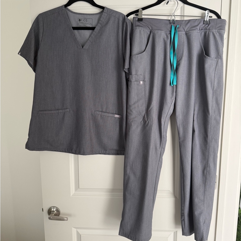 Figs Casma 3-pocket scrub top + Kade cargo scrub pants